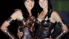 Lucy Lawless y la gran Zoe Bell durante el rodaje de la mítica serie Xena